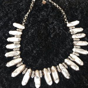 NWOT KENDRA SCOTT WHITE MARBLE NECKLACE